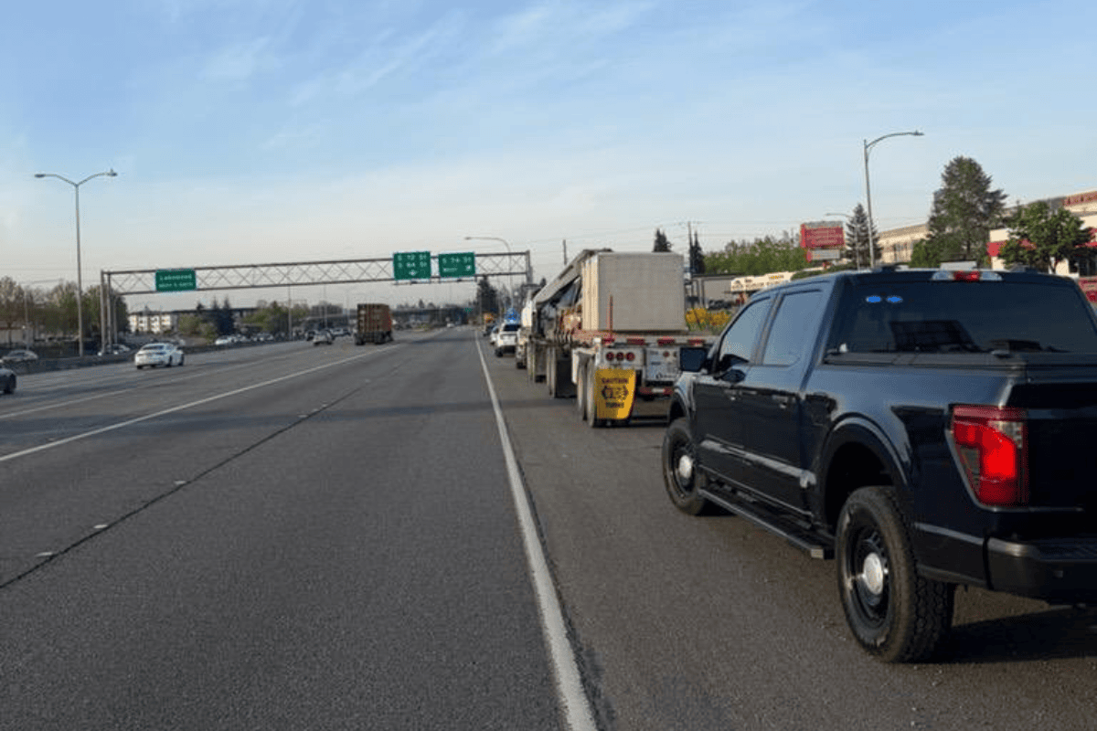 Unsecured Utility Lids From Flatbed Semi Strike Over 18 Vehicles